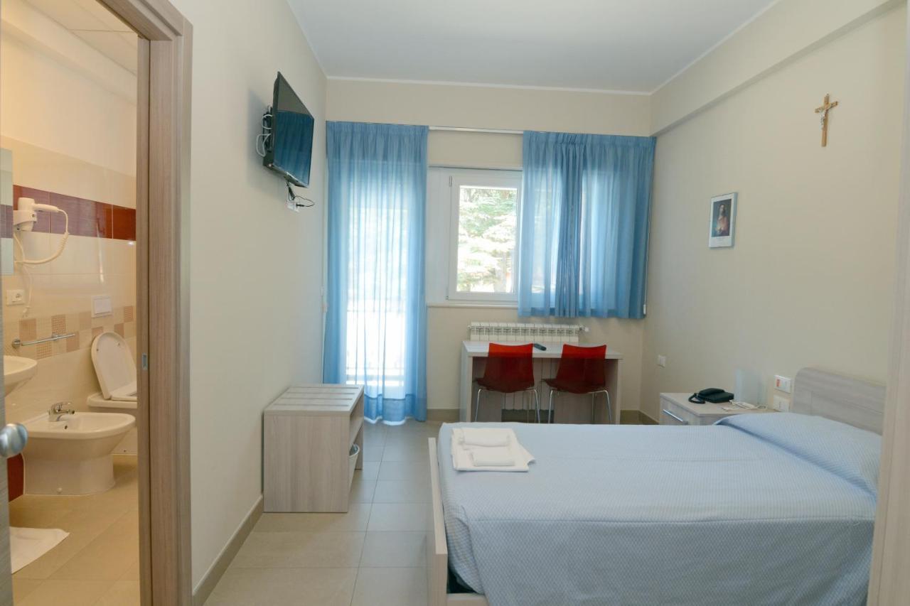 Casa Ospitalita San Giuseppe Bed and Breakfast L'Aquila Eksteriør billede